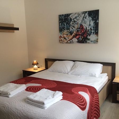 Apartment Mona Warsaw Przy Stacji Metra Varsóvia Exterior foto